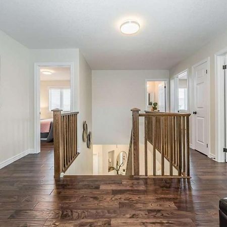 Comfortable Modern Room Near Ykf Airport III Kitchener Exteriér fotografie